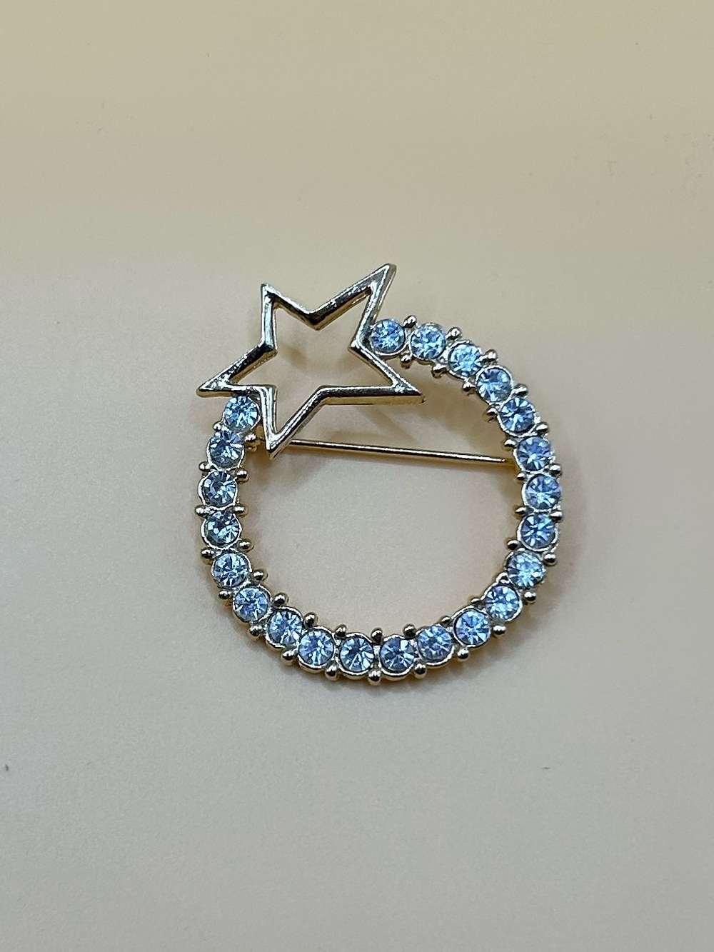 Silver Star Circle Brooch with Clear Crystals - Women's Jewelry